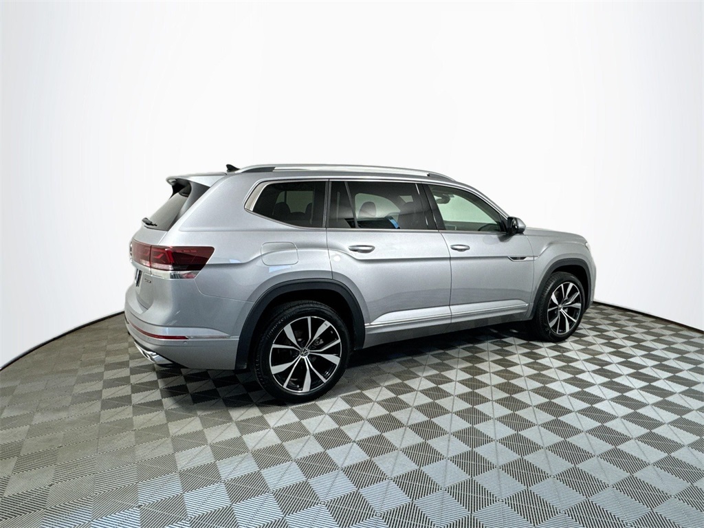 2024 Volkswagen Atlas SEL Premium R-Line photo 11