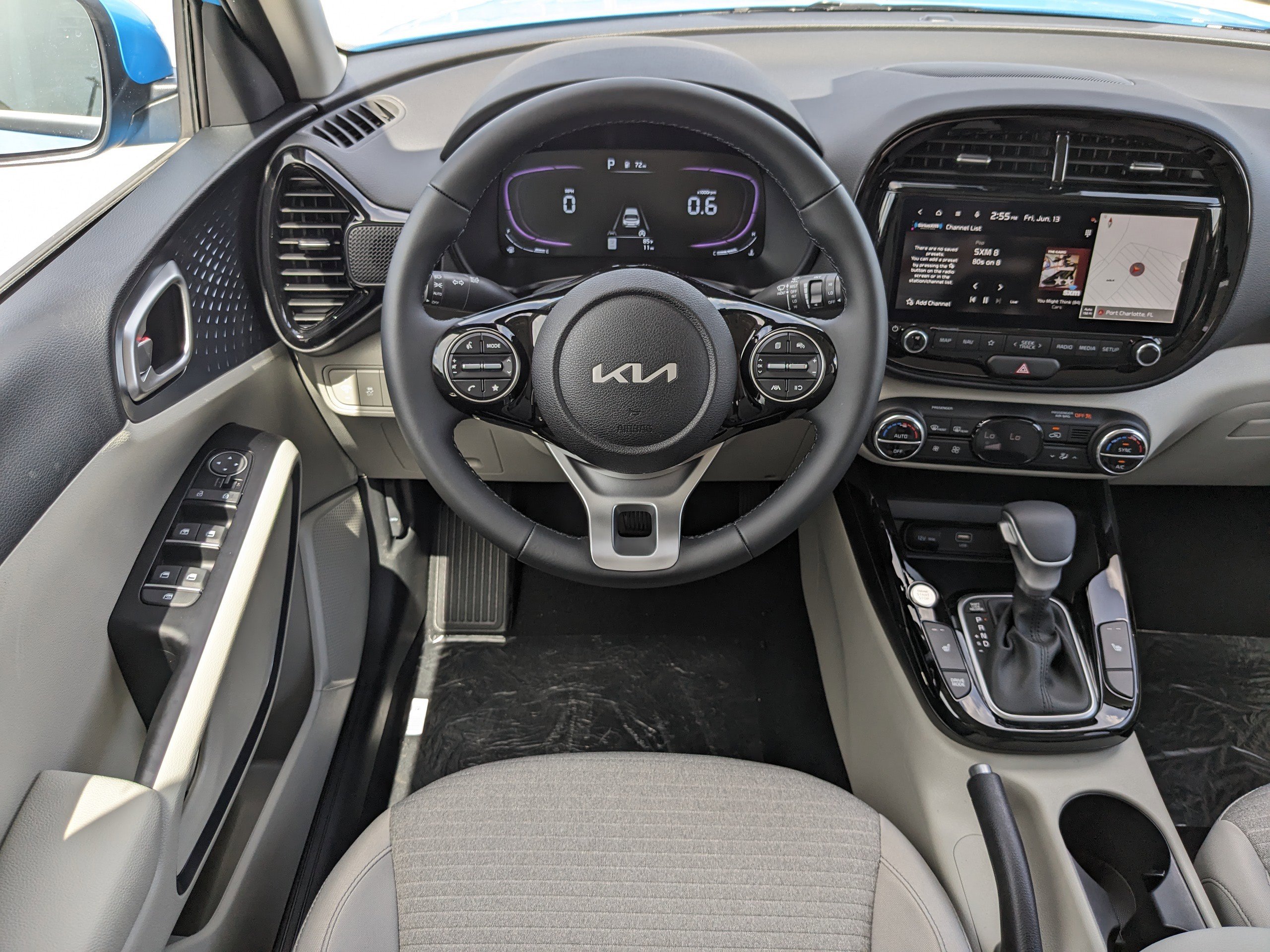 2025 Kia Soul EX photo 18