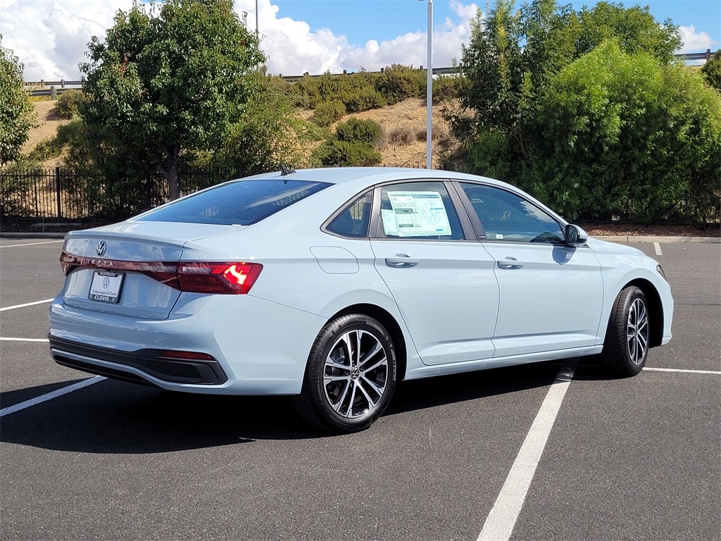 2026 Volkswagen Jetta 1.5T Sport photo 3