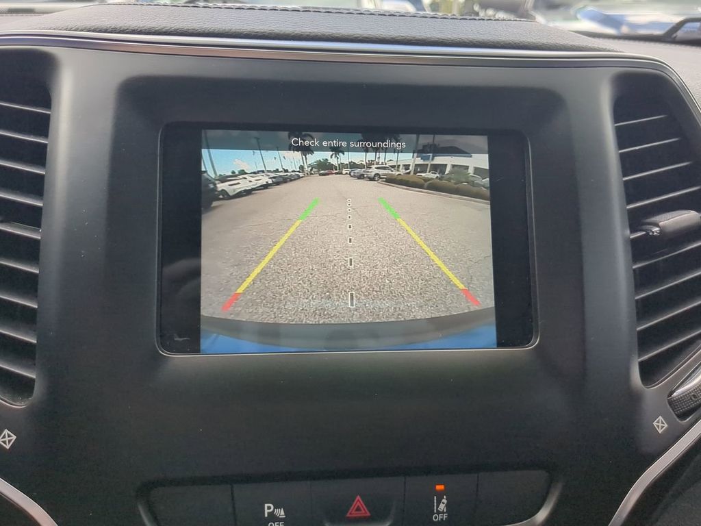 2021 Jeep Cherokee Altitude photo 20