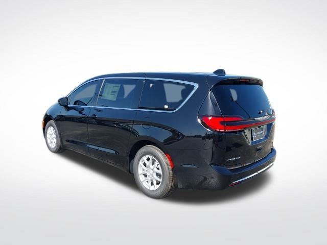 2026 Chrysler Pacifica photo 17