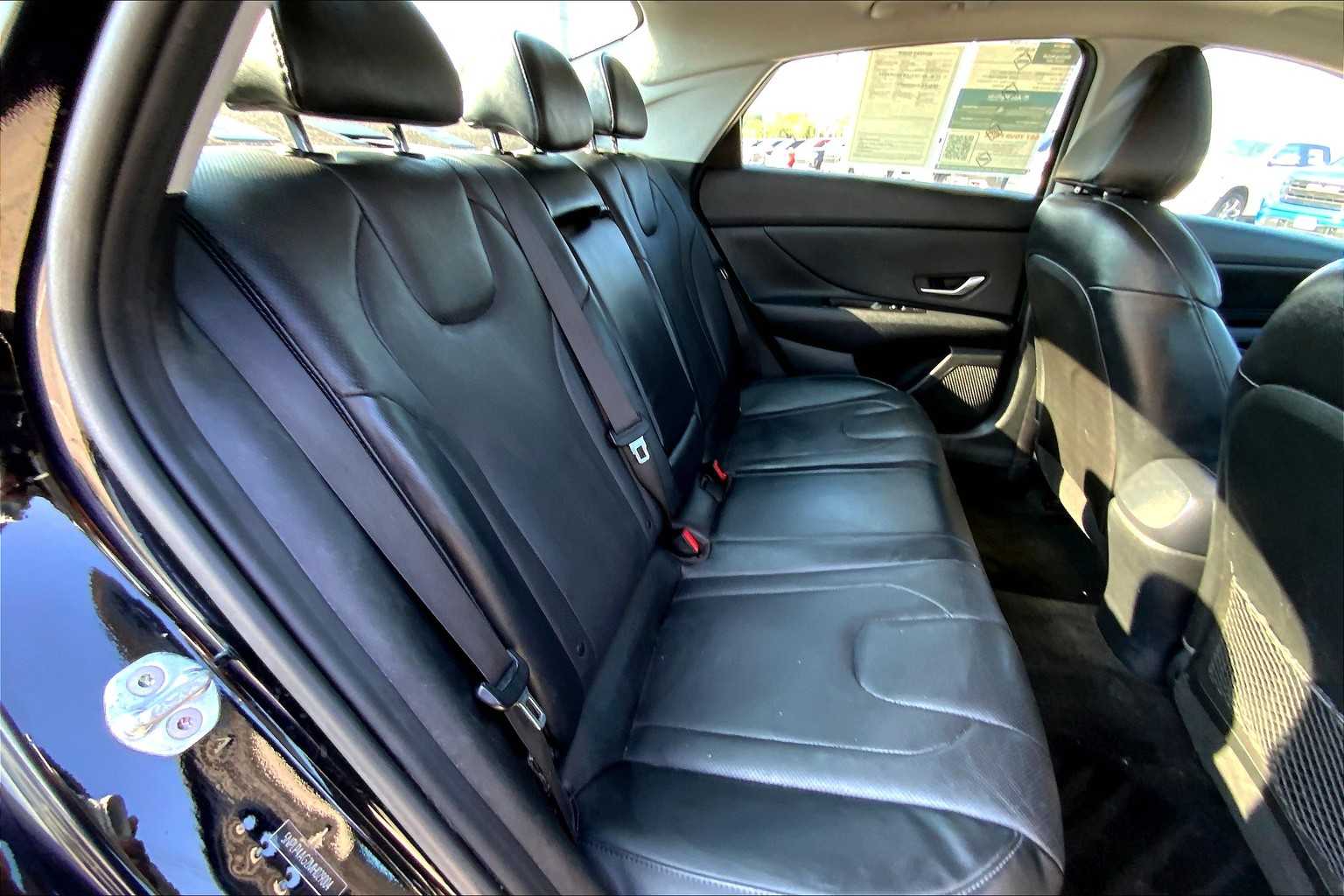 2021 Hyundai Elantra Limited photo 18