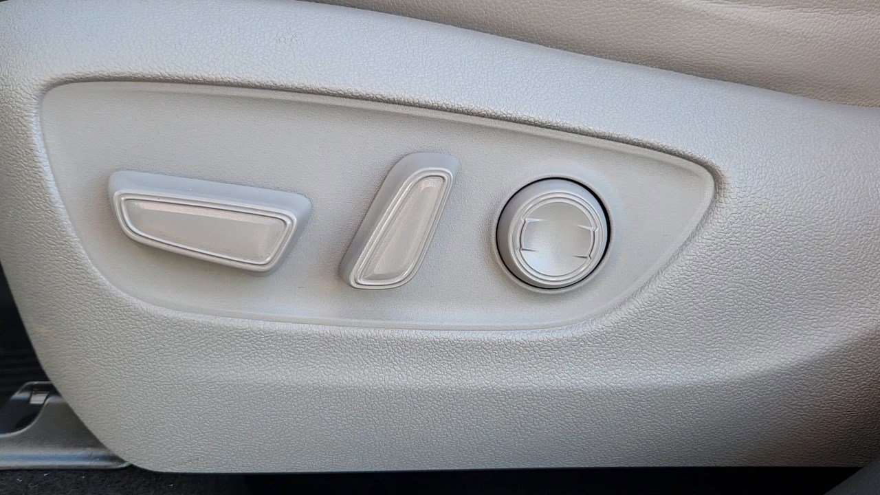 2020 Toyota Highlander XLE photo 6