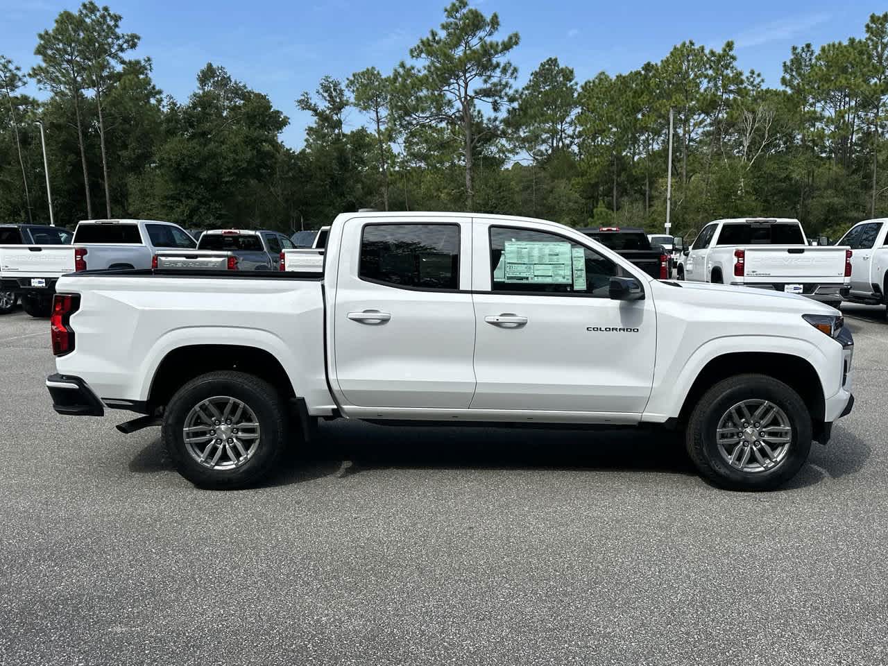 2026 Chevrolet Colorado LT photo 3