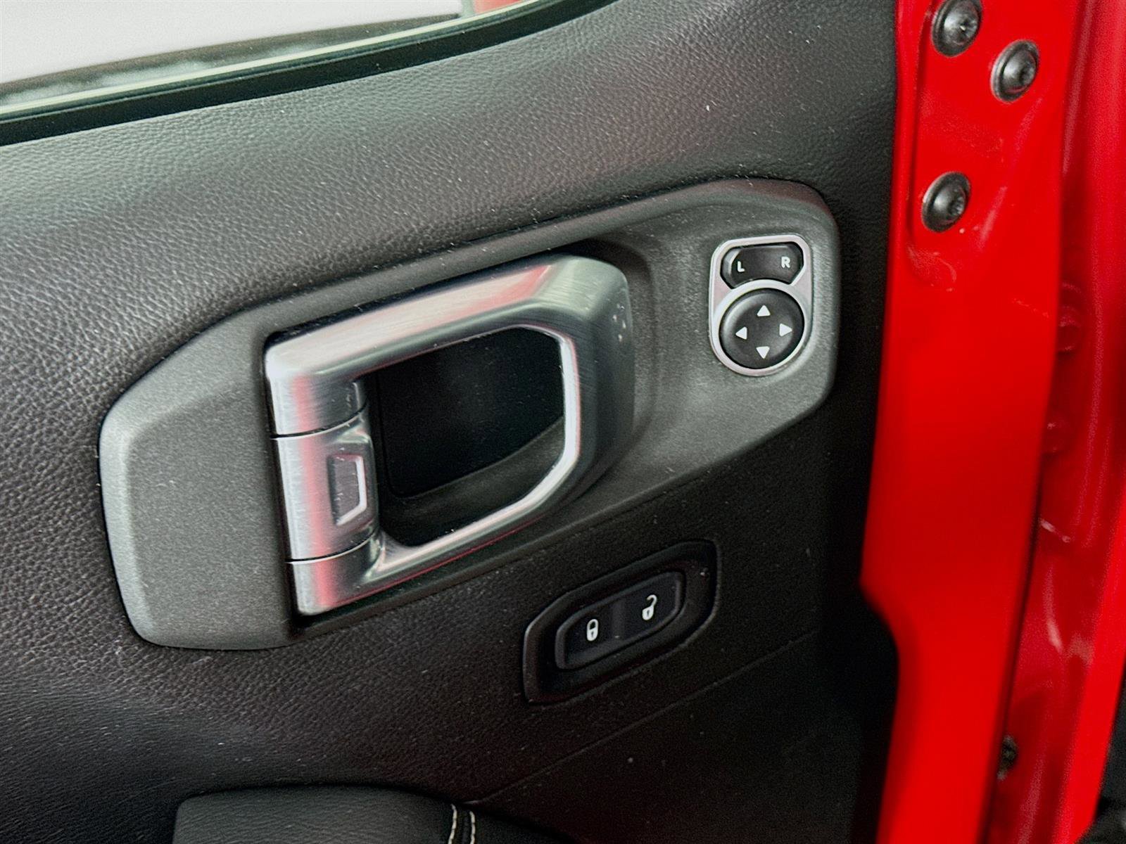 2019 Jeep Wrangler Unlimited Sahara photo 14