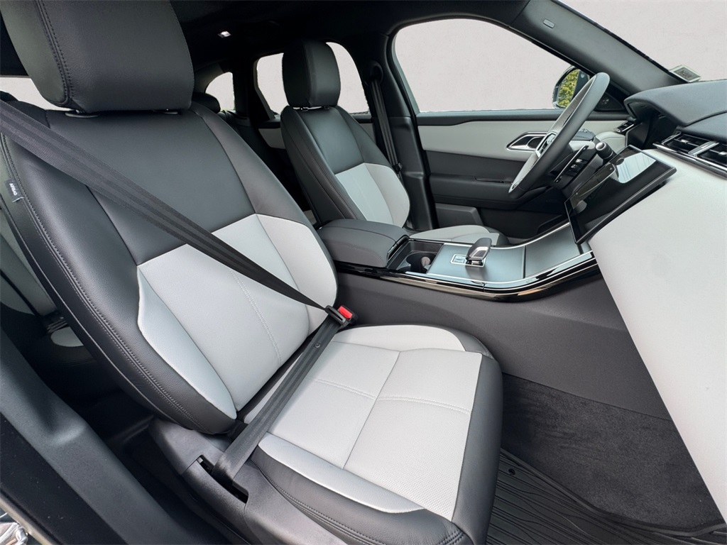 2026 Land Rover Range Rover Velar S photo 15