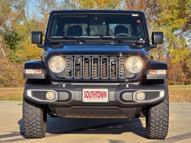 2025 Jeep Gladiator Sport photo 2