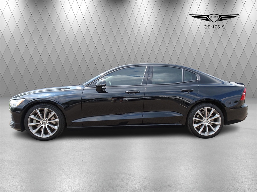 2019 Volvo S60 T6 Momentum AWD photo 2