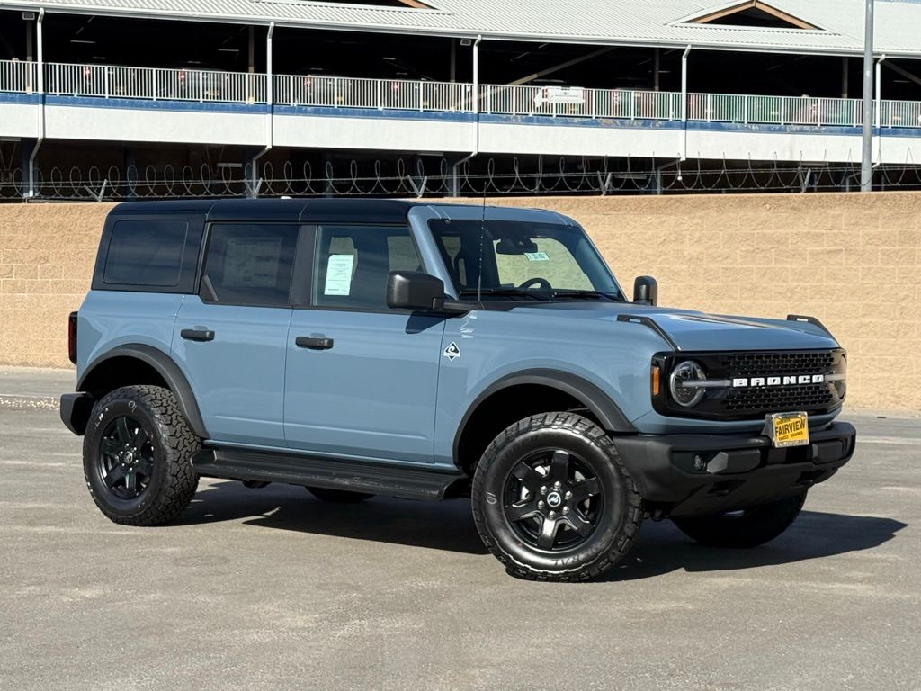2025 Ford Bronco 4-Door Outer Banks's photo