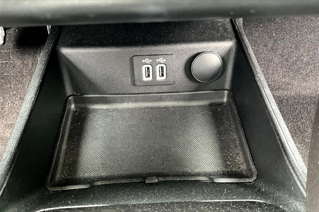 2020 Ford Fusion SE photo 27