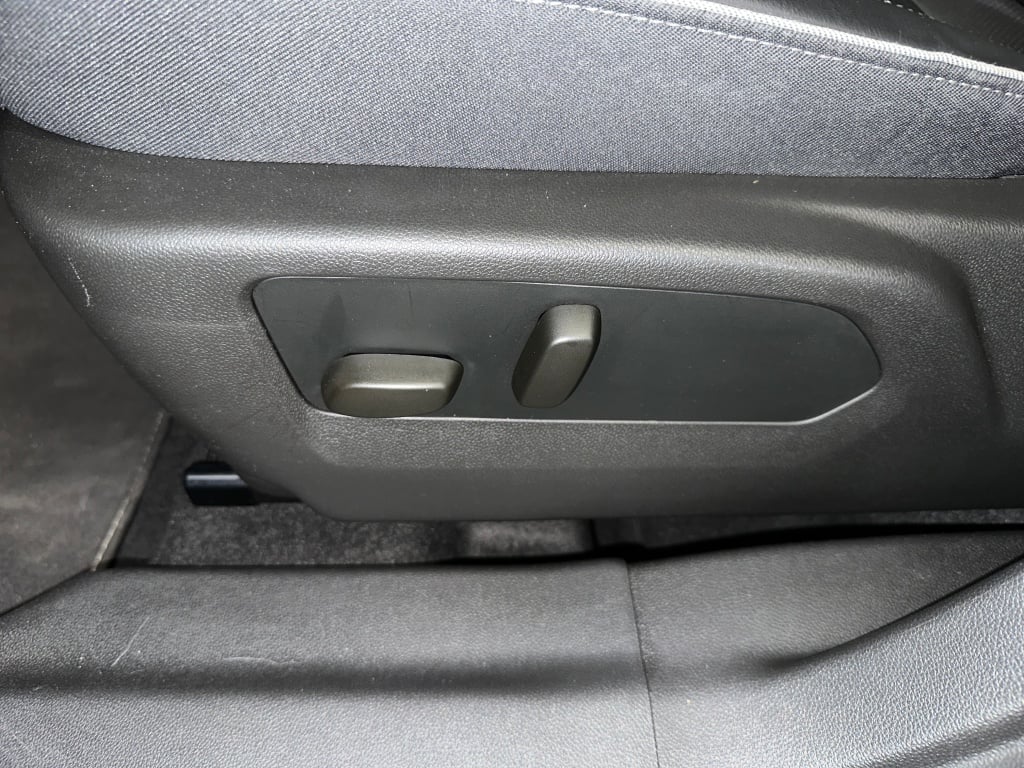 2023 Buick Envision Essence photo 3