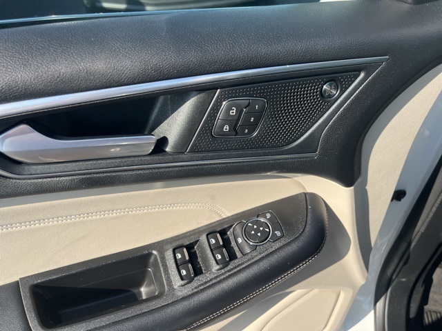 2022 Ford Edge Titanium photo 9