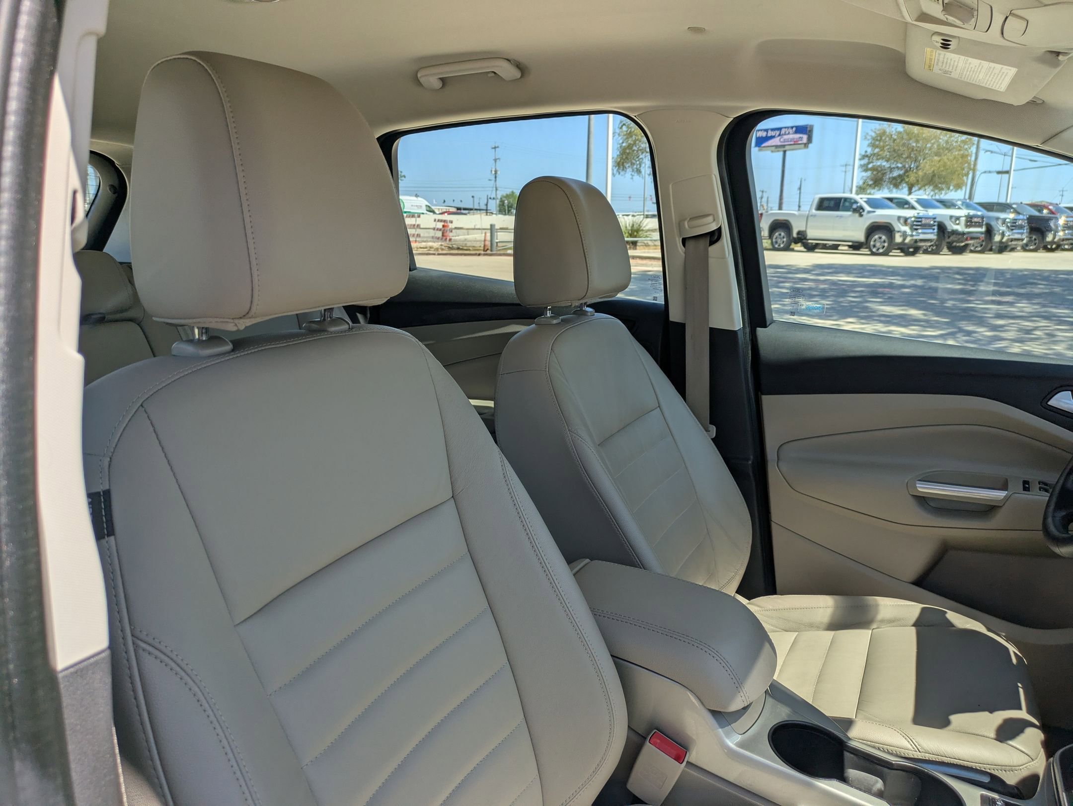 2016 Ford C-Max Energi SEL photo 29