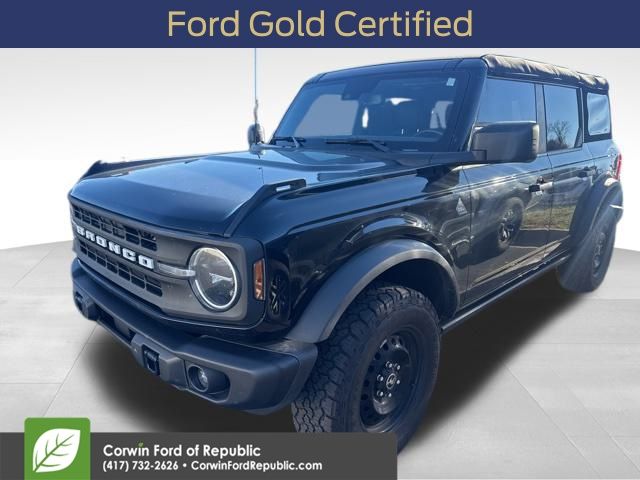2023 Ford Bronco 4-Door Black Diamond's photo