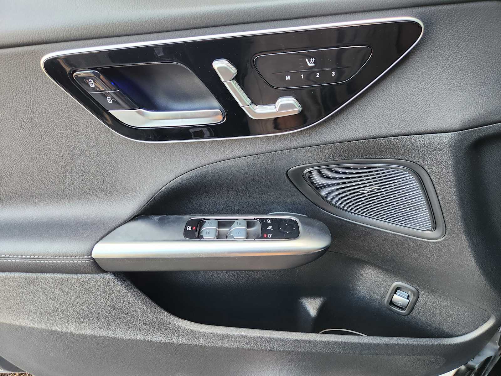 2025 Mercedes Benz C 300 photo 17