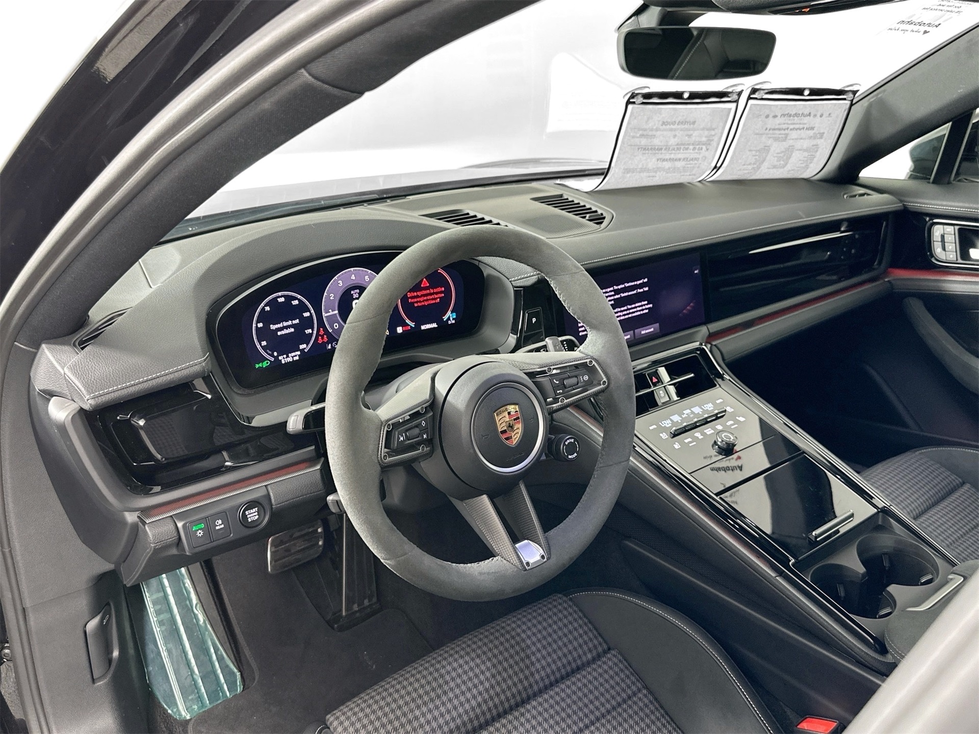 2024 Porsche Panamera 4 photo 4