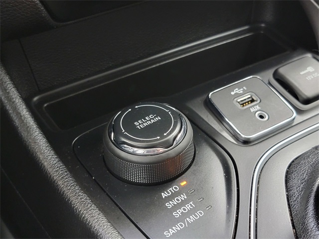 2021 Jeep Cherokee Latitude Lux photo 26