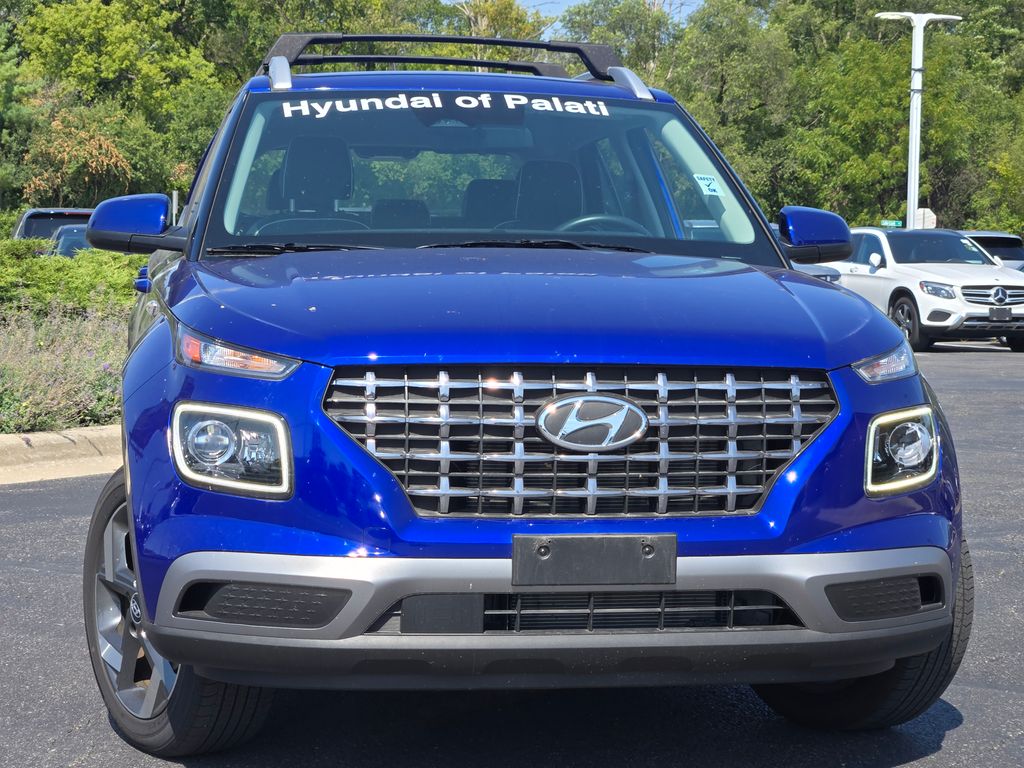 2024 Hyundai Venue Limited photo 3