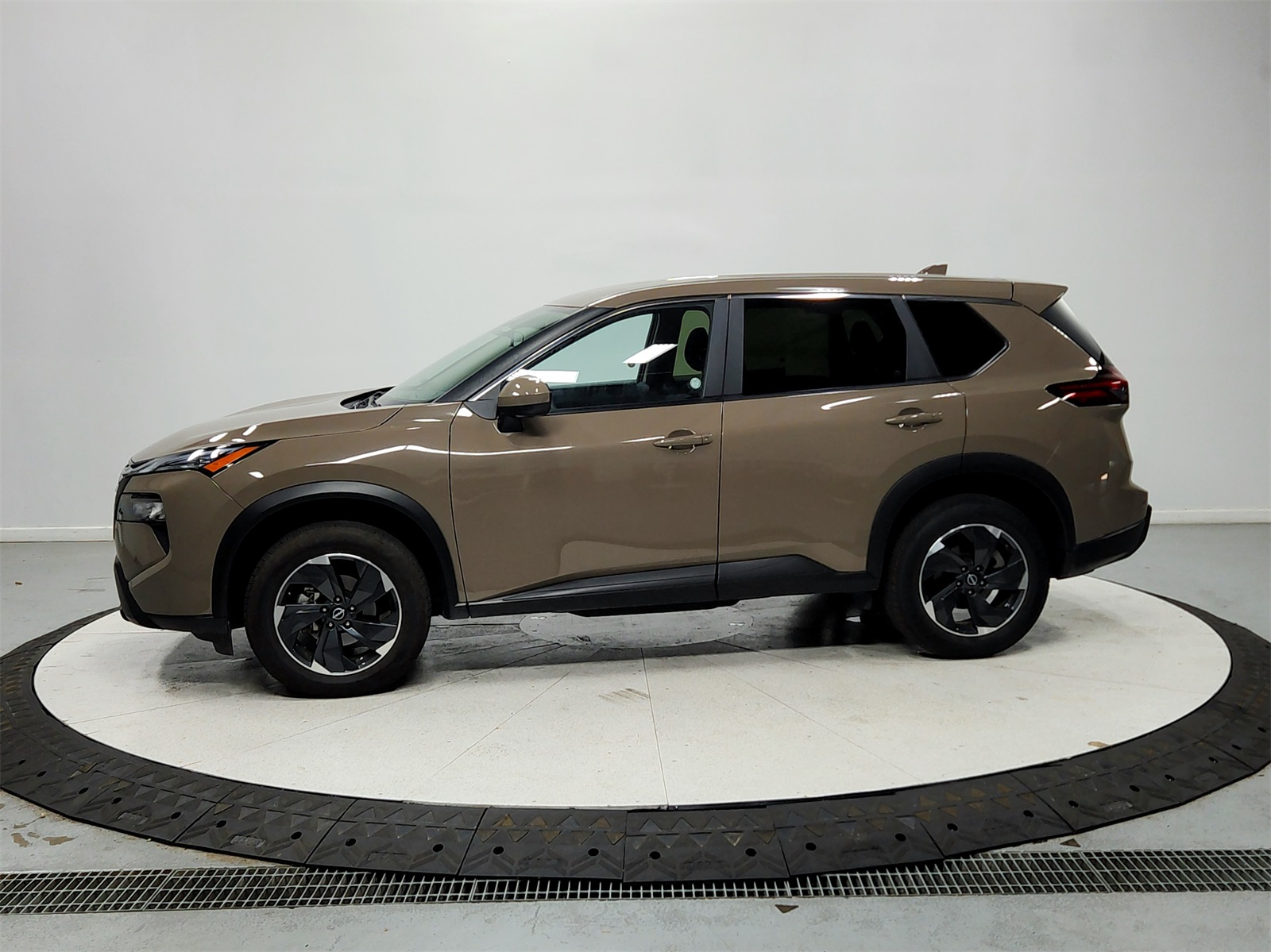 2024 Nissan Rogue SV photo 3