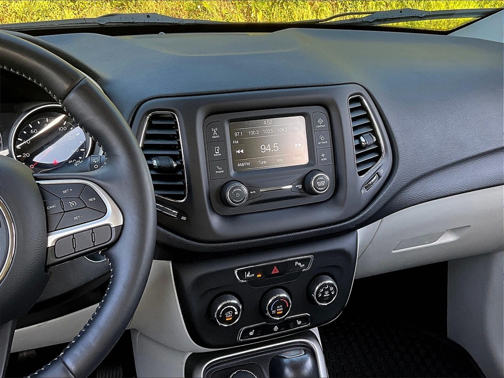 2018 Jeep Compass Latitude photo 17