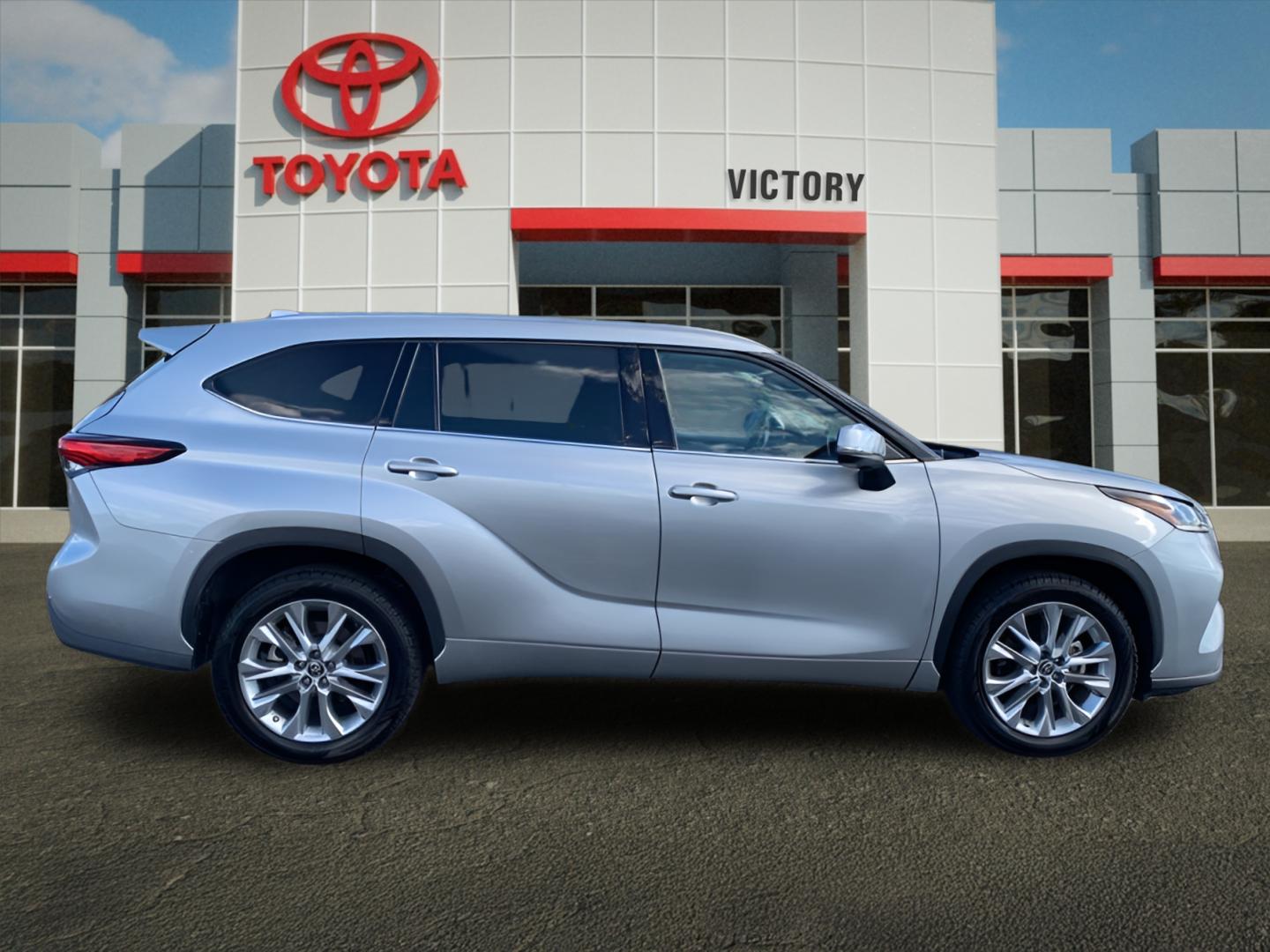 2021 Toyota Highlander Limited photo 3