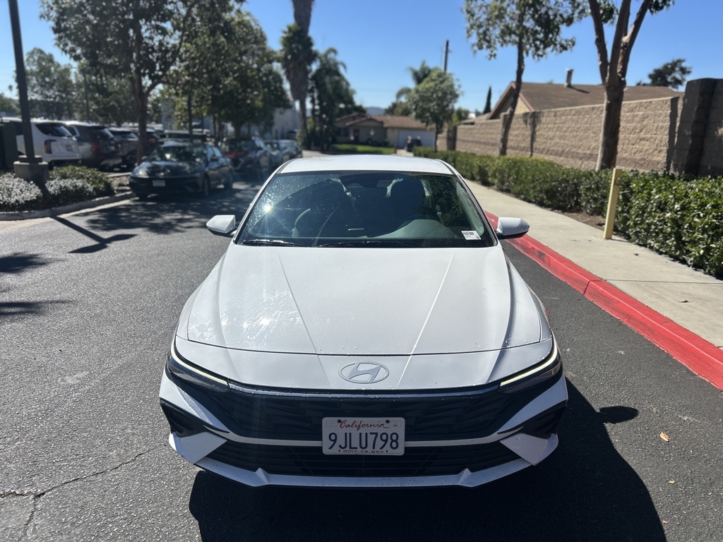 2024 Hyundai Elantra SEL photo 2