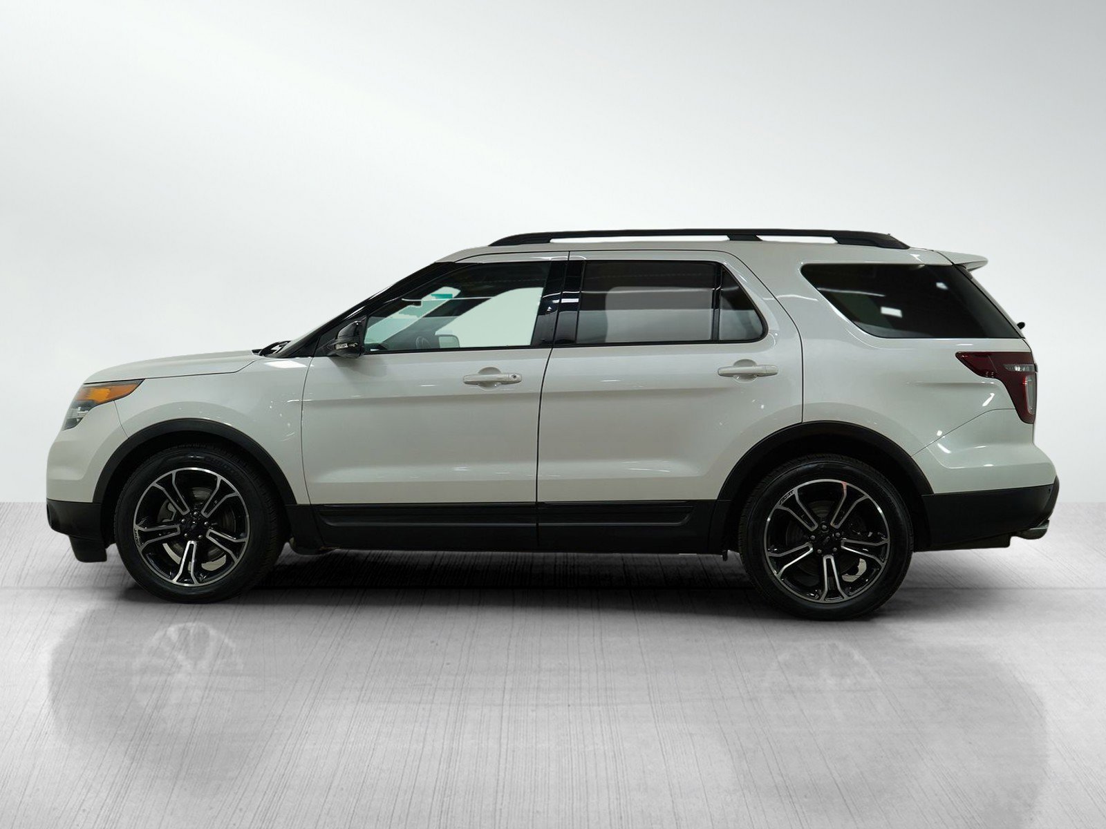 Used 2015 Ford Explorer Sport with VIN 1FM5K8GT9FGB96482 for sale in Burnsville, Minnesota