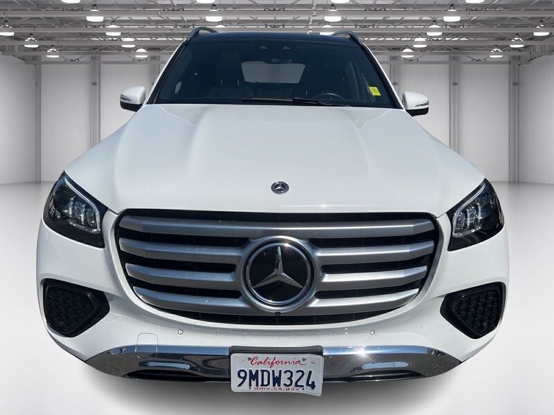 2024 Mercedes Benz GLS 450 4MATIC photo 2