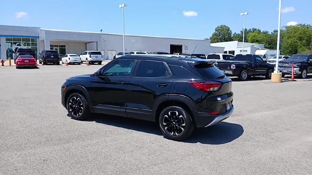 2022 Chevrolet Trailblazer LT photo 3