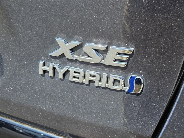 2020 Toyota RAV4 Hybrid XSE photo 14