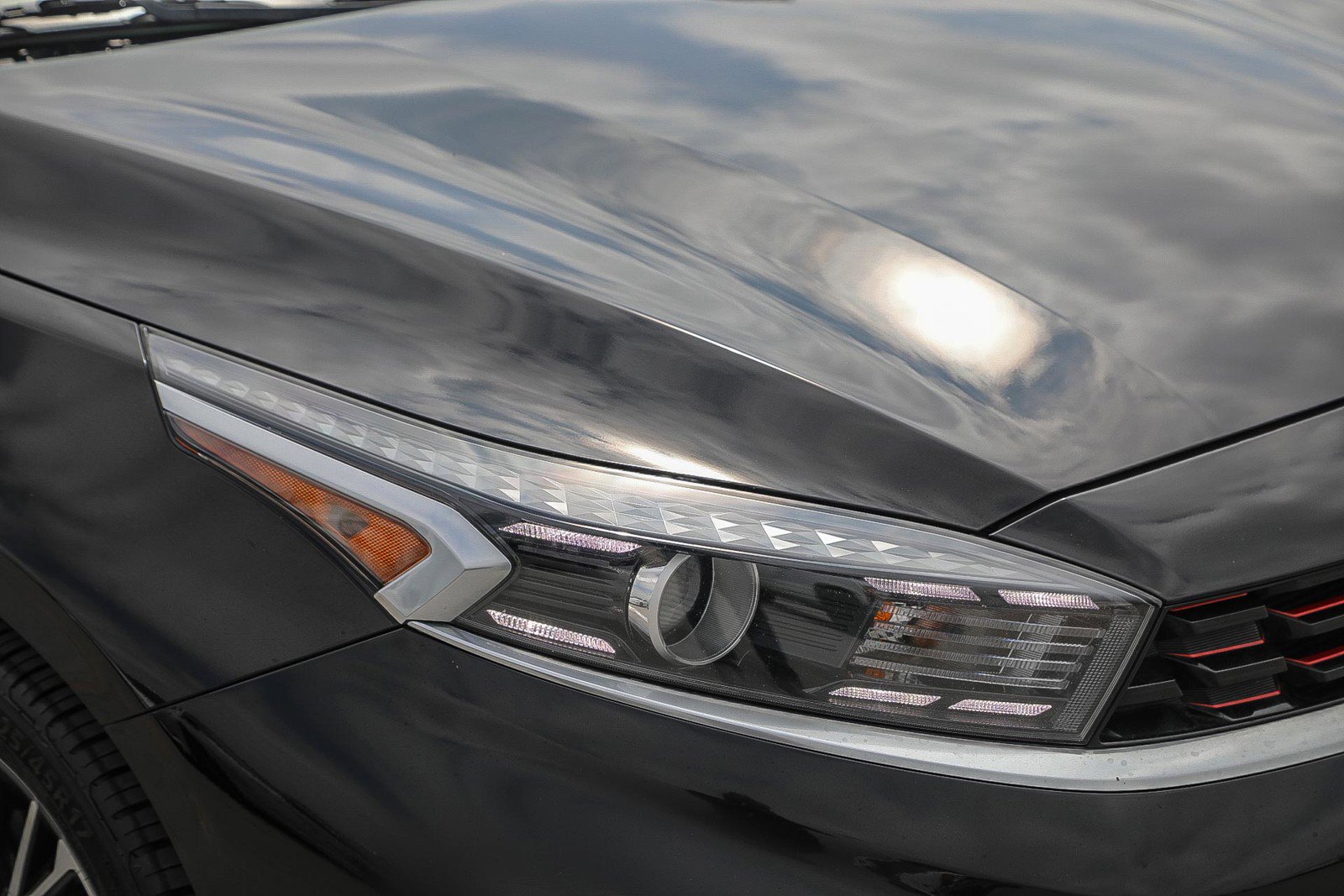 2023 Kia Forte GT-Line photo 7