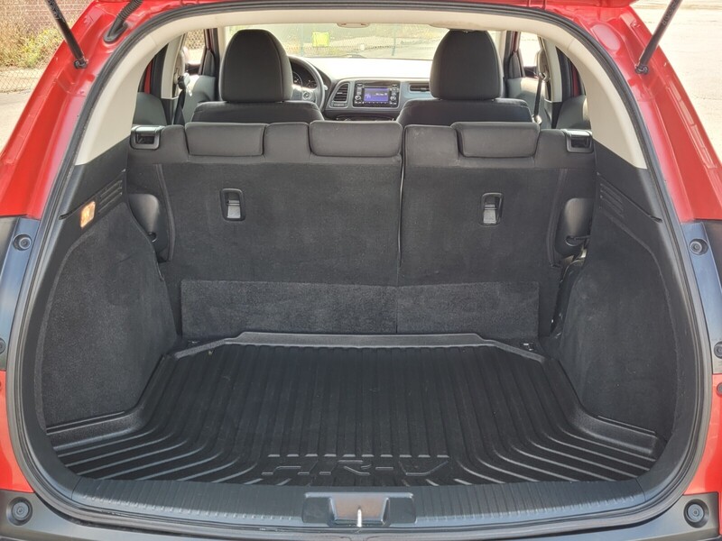 2016 Honda HR-V LX photo 12