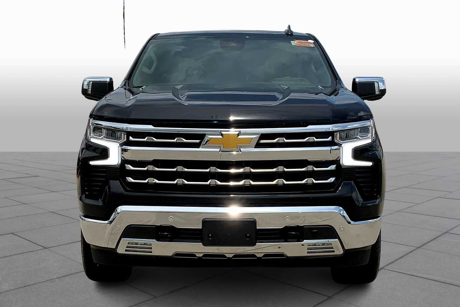 2024 Chevrolet Silverado 1500 LTZ photo 3