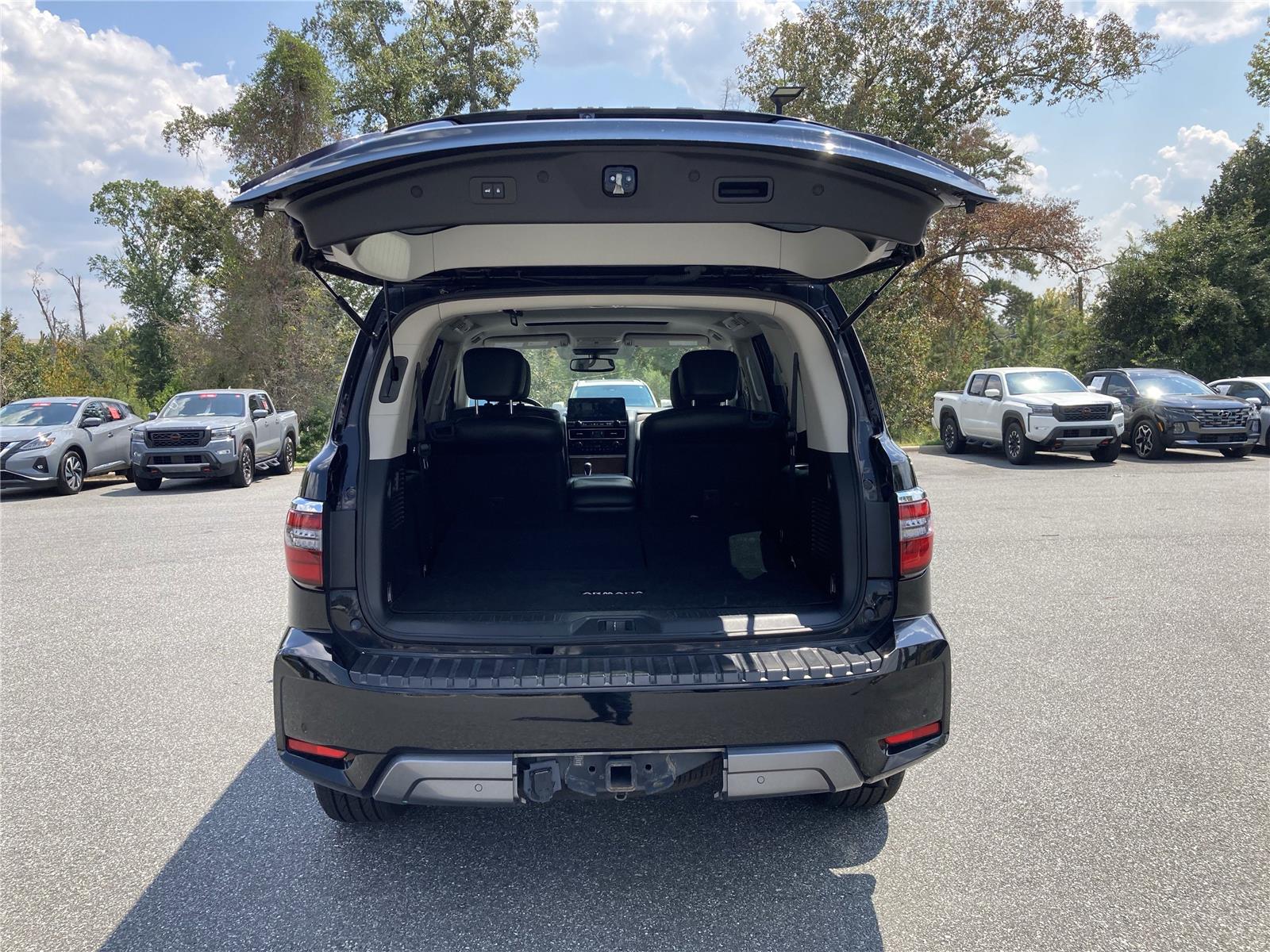 2023 Nissan Armada SL photo 36