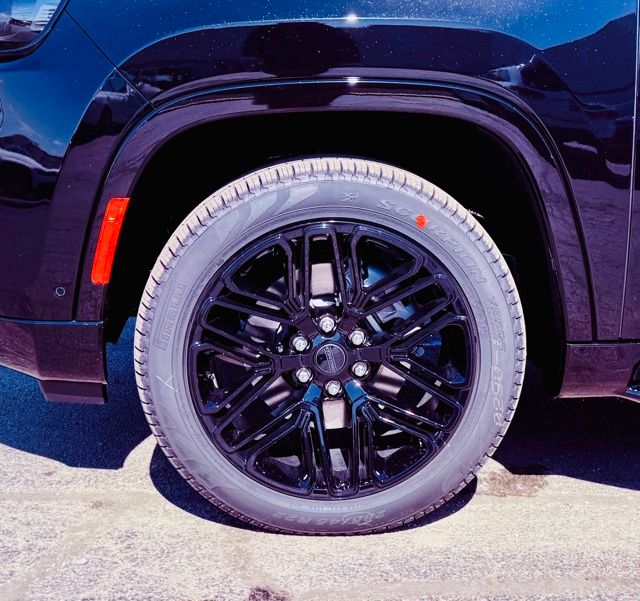 2025 Jeep Wagoneer Series II photo 3
