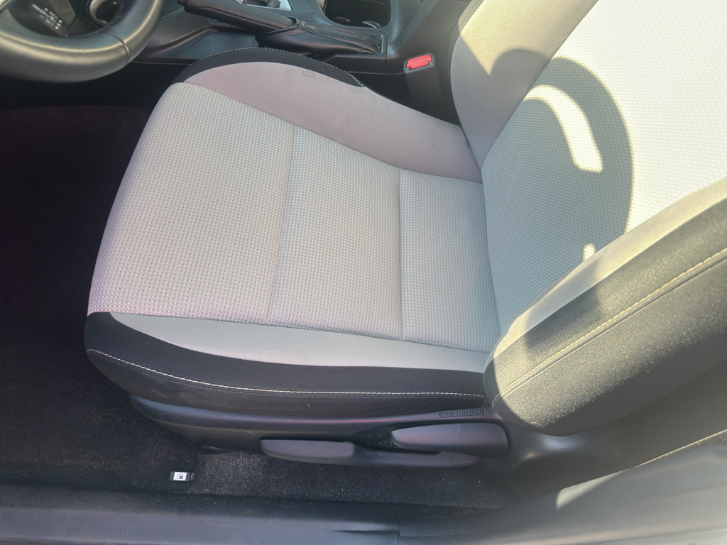2017 Toyota RAV4 XLE photo 4