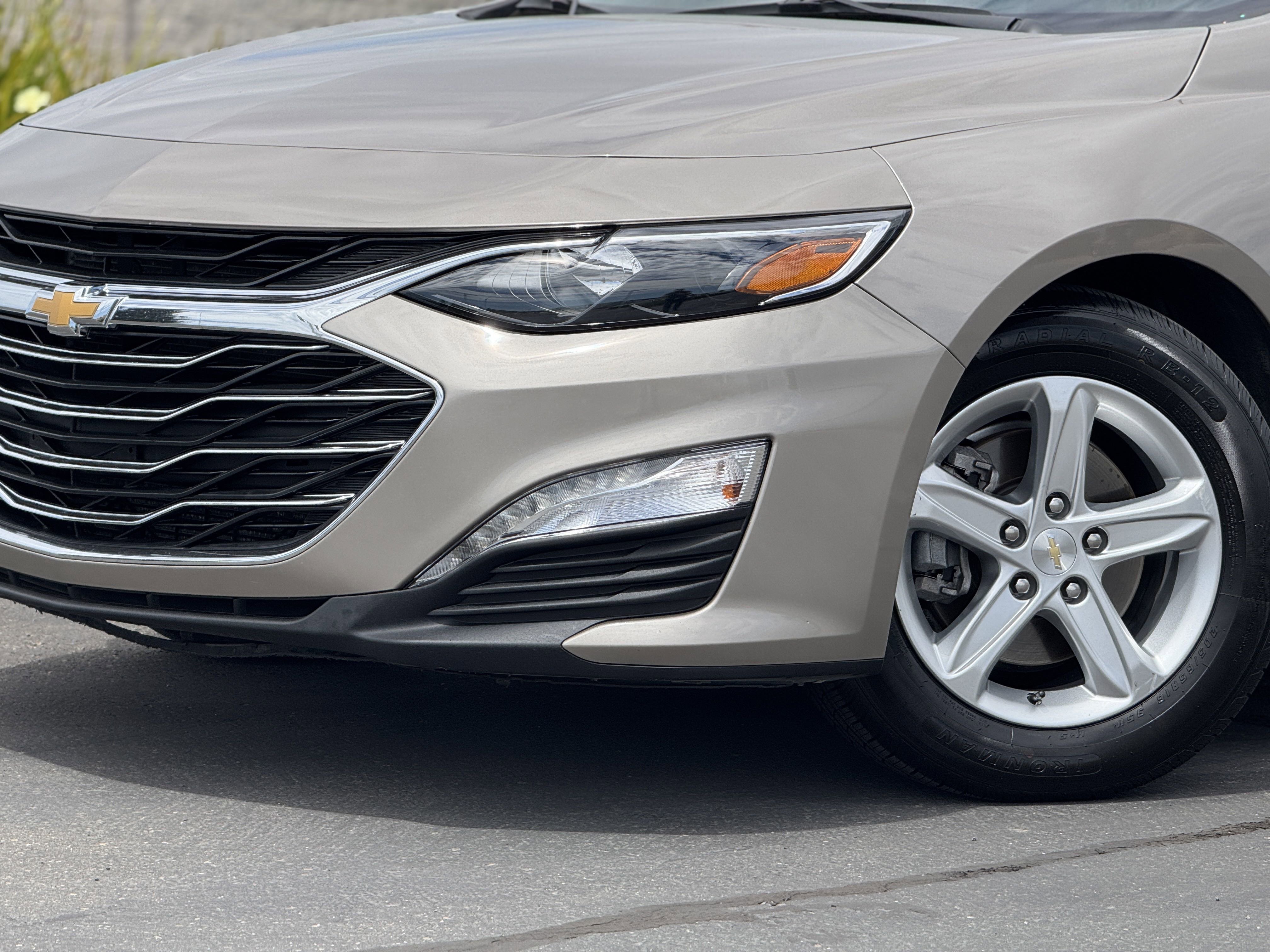 2023 Chevrolet Malibu 1LT photo 3