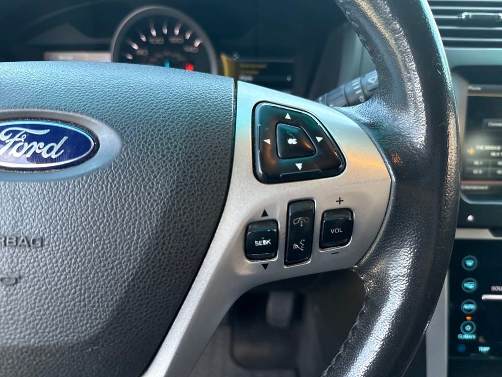 2015 Ford Explorer Limited photo 16