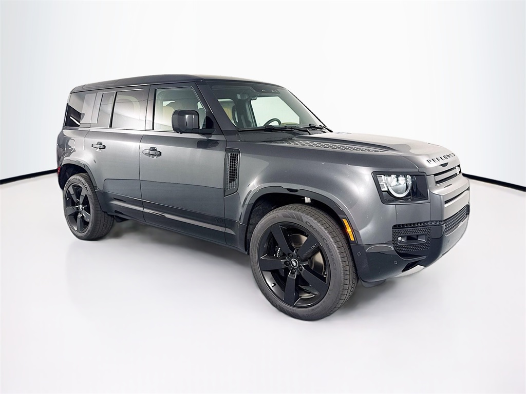 2025 Land Rover Defender 110 V8 photo 3
