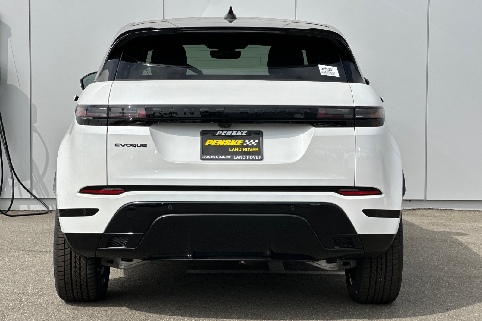2026 Land Rover Range Rover Evoque Dynamic SE photo 3
