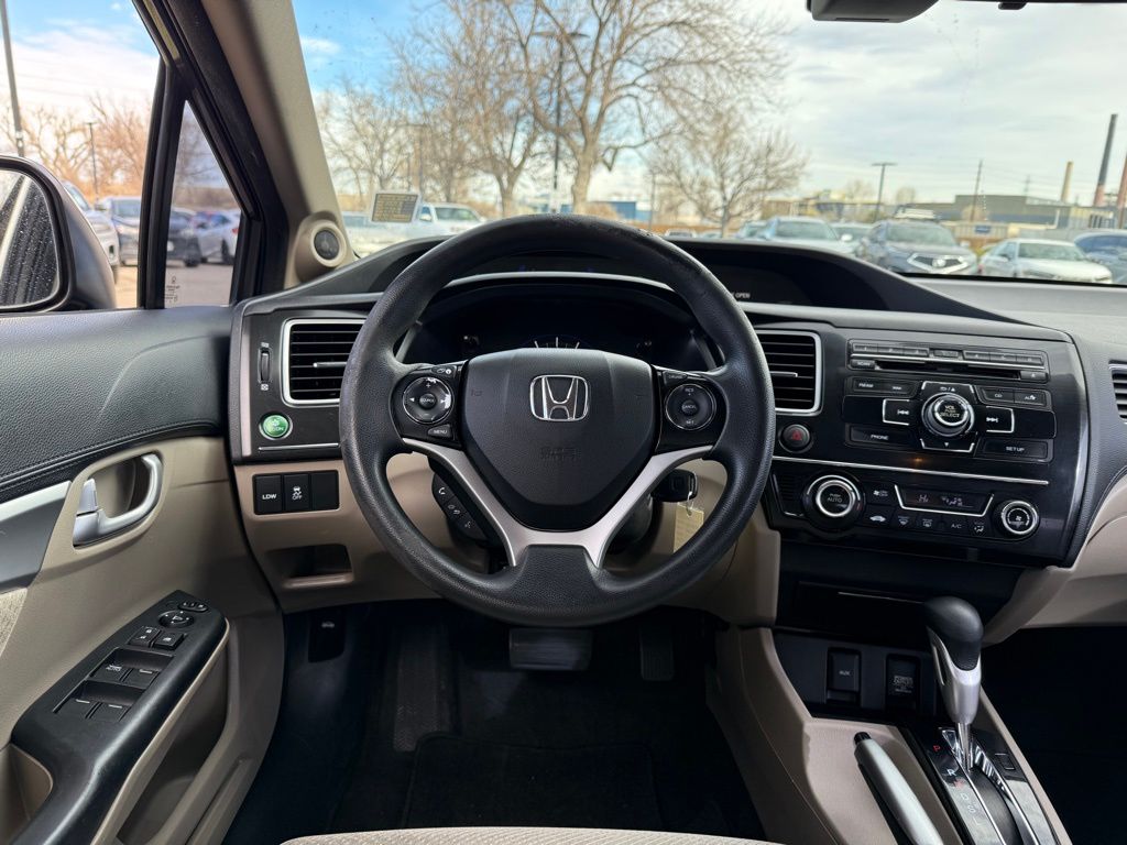 2013 Honda Civic Hybrid photo 2