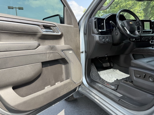 2023 Chevrolet Silverado 1500 LTZ photo 21
