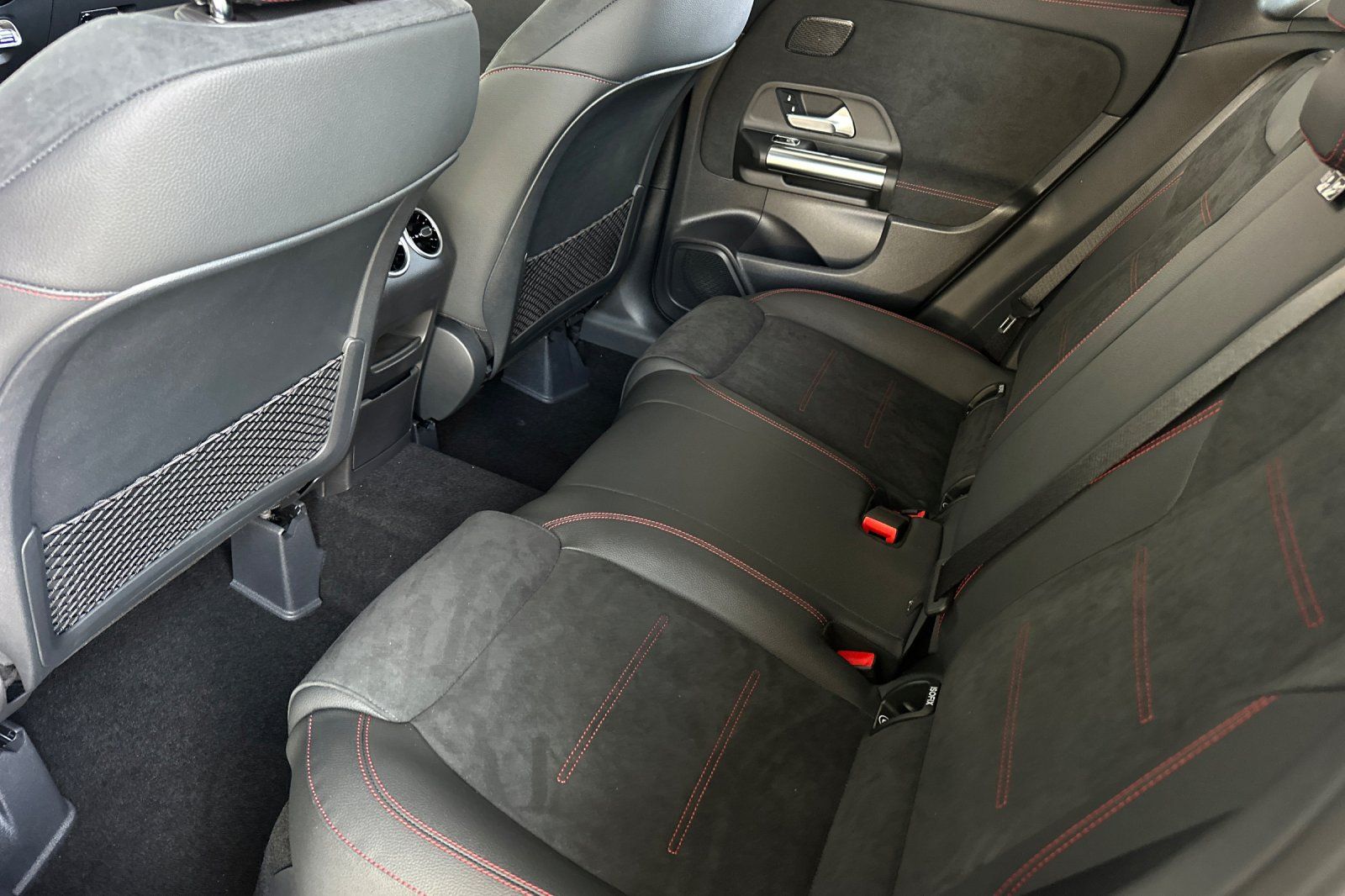 2026 Mercedes Benz GLA 250 photo 7