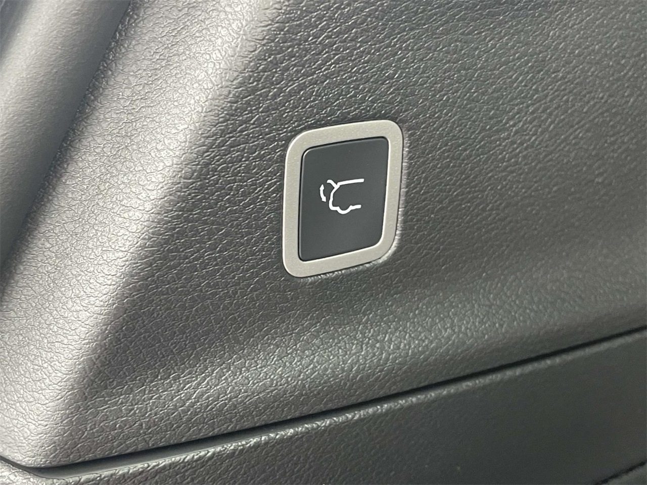 2026 Chrysler Voyager LX photo 25