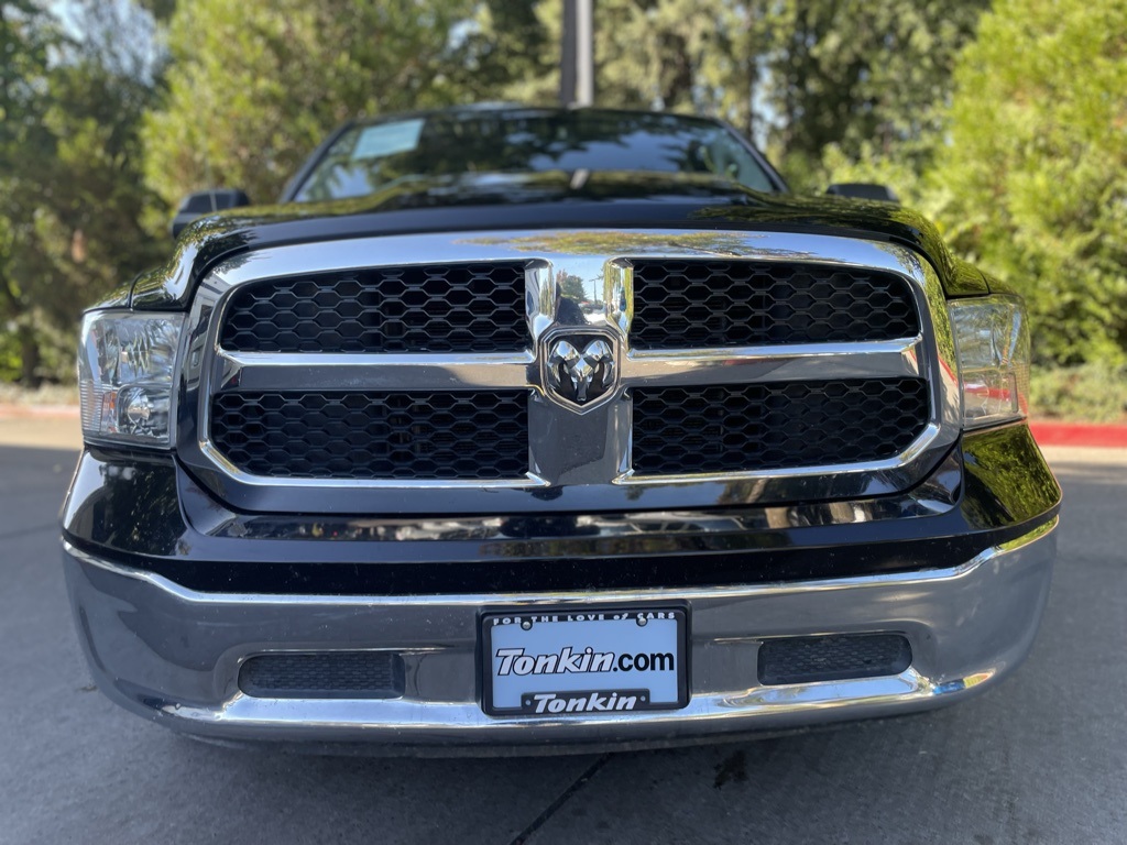 2023 Ram 1500 Classic SLT photo 4