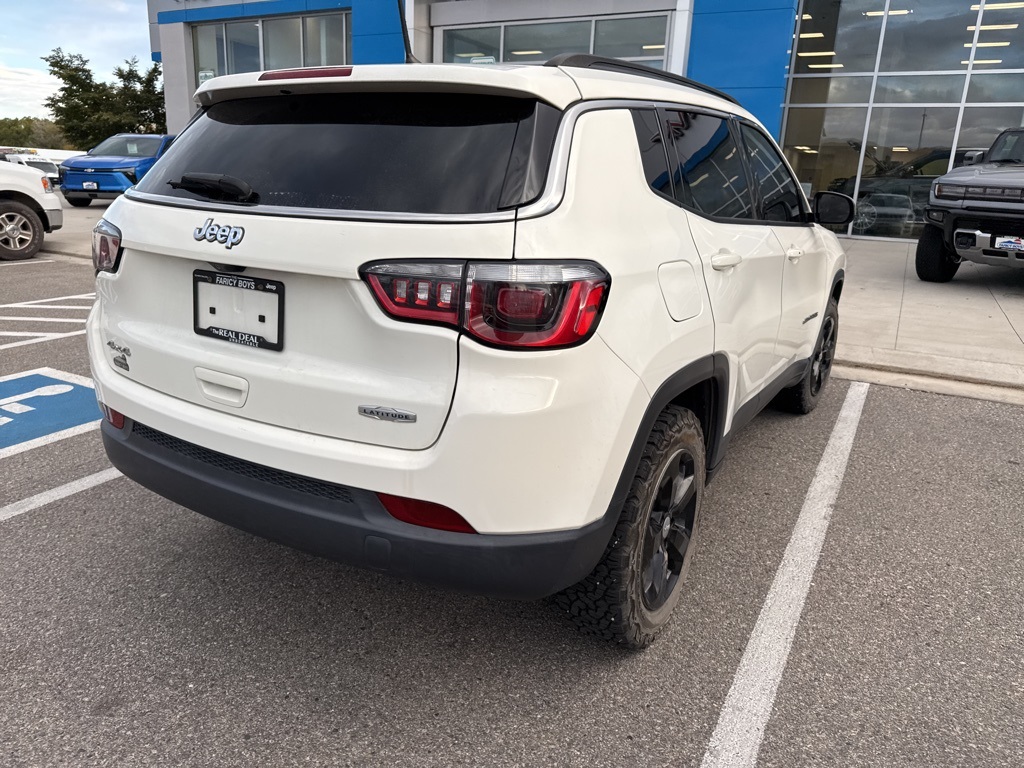 2018 Jeep Compass Latitude photo 3