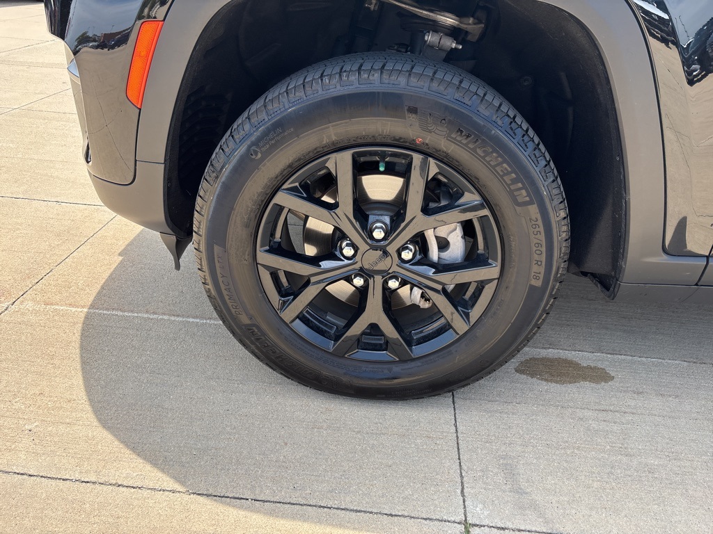 2024 Jeep Grand Cherokee Altitude photo 32