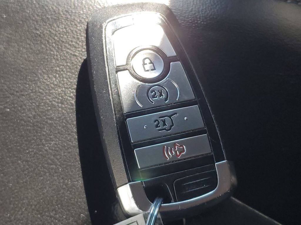 2023 Ford Explorer Limited photo 36