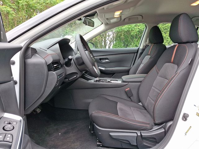 2025 Nissan Sentra SR Midnight Edition photo 9