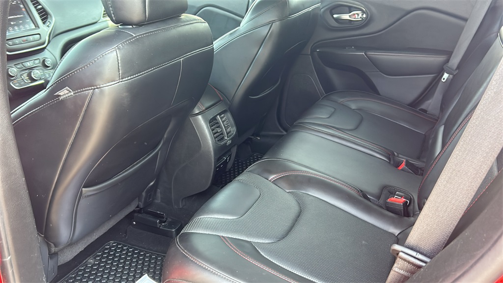 2019 Jeep Cherokee Trailhawk photo 14
